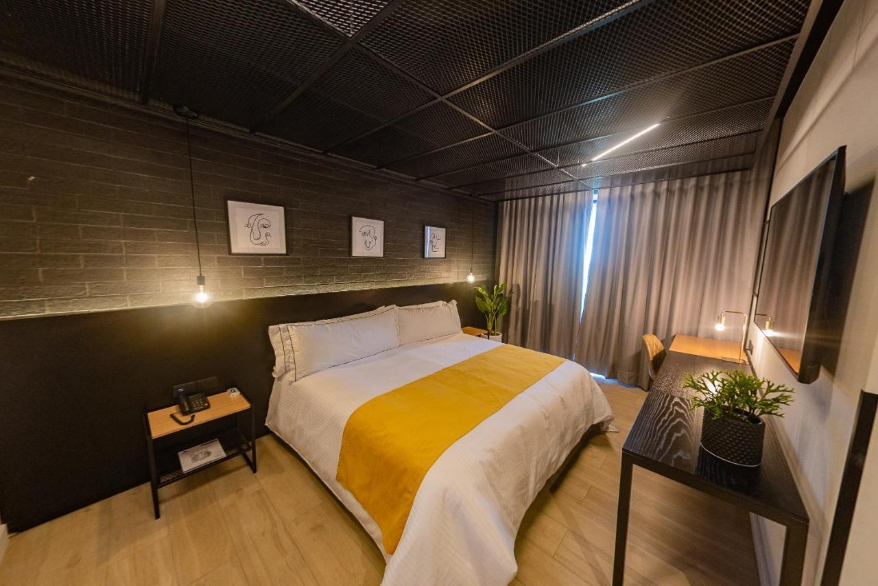 Fulton Business Luxury Hotel Гуадалахара Екстериор снимка
