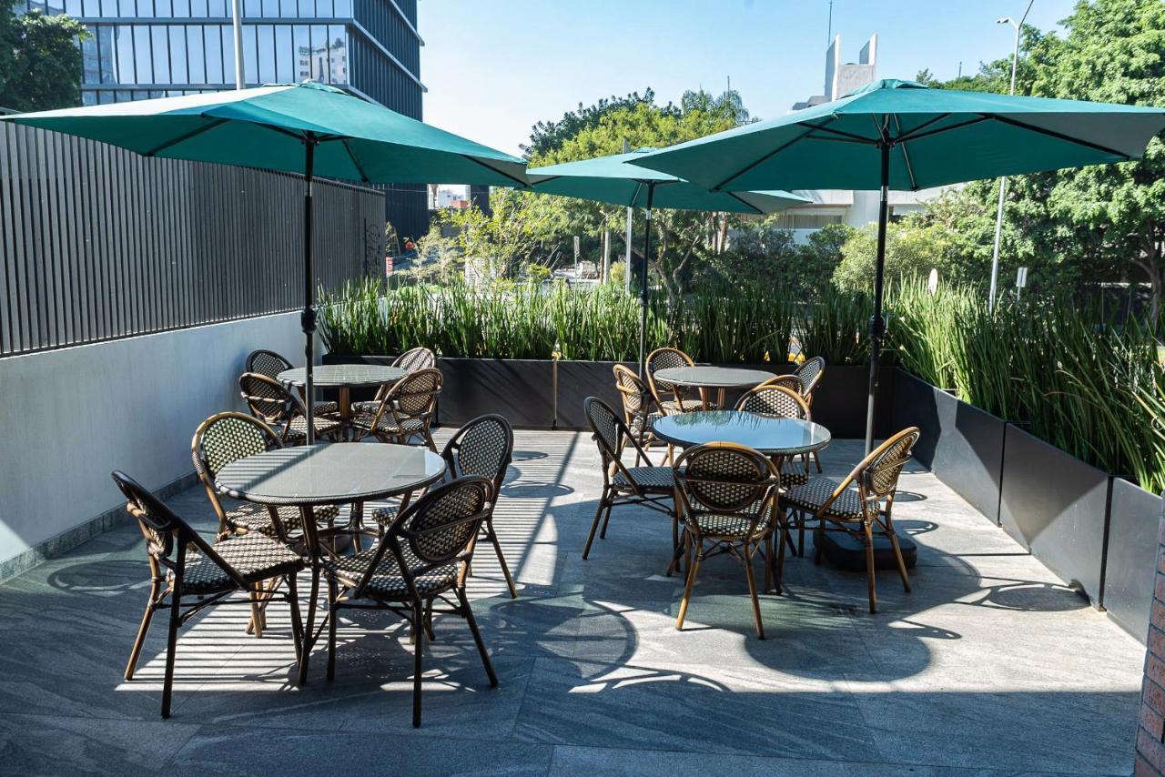 Fulton Business Luxury Hotel Гуадалахара Екстериор снимка