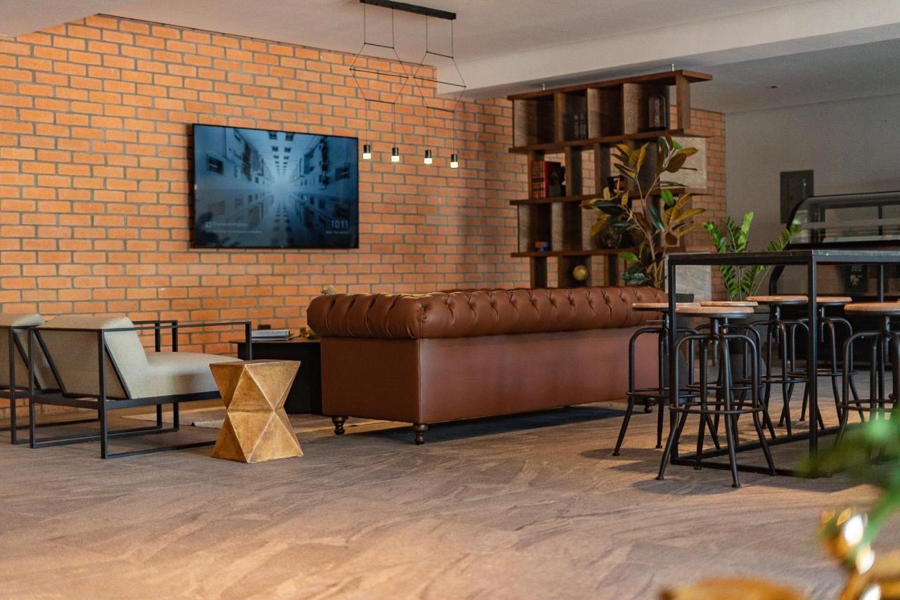 Fulton Business Luxury Hotel Гуадалахара Екстериор снимка
