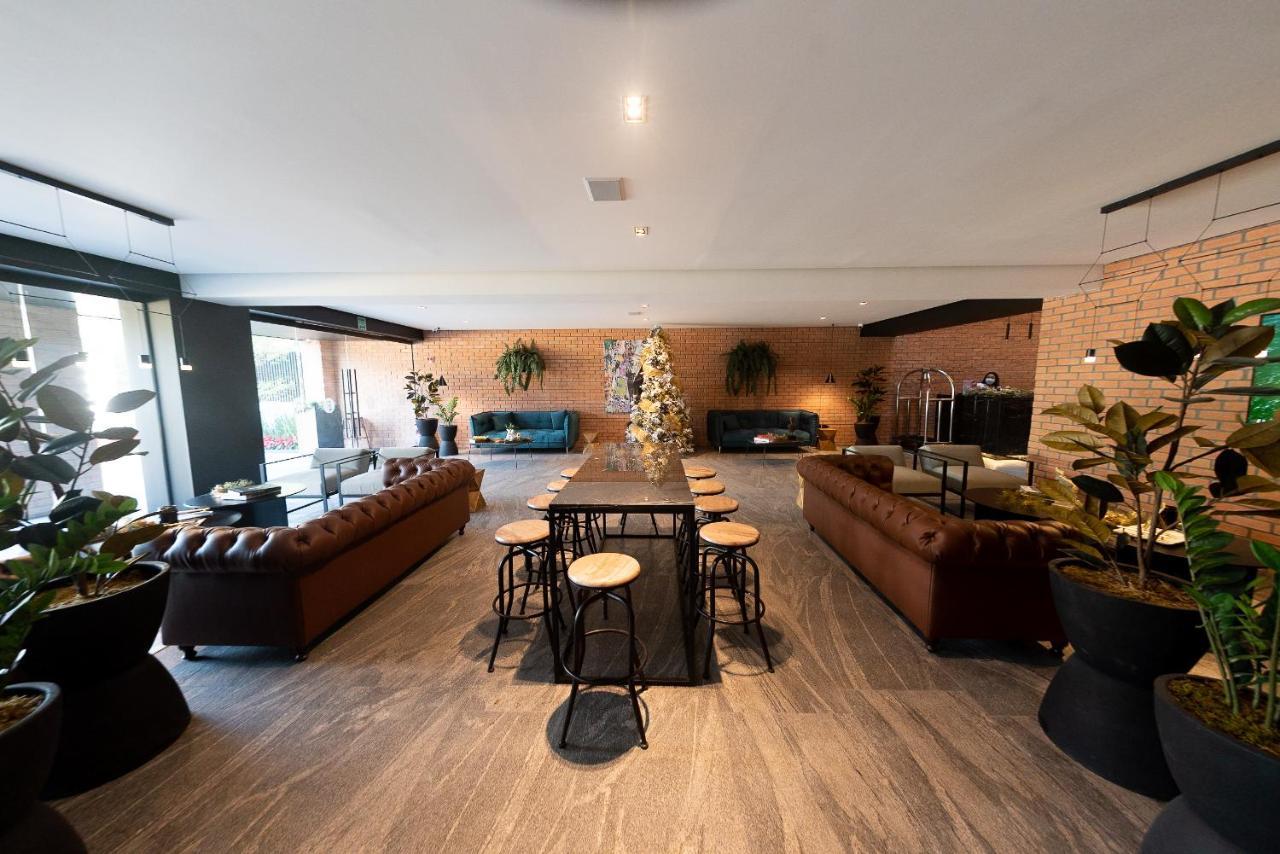 Fulton Business Luxury Hotel Гуадалахара Екстериор снимка